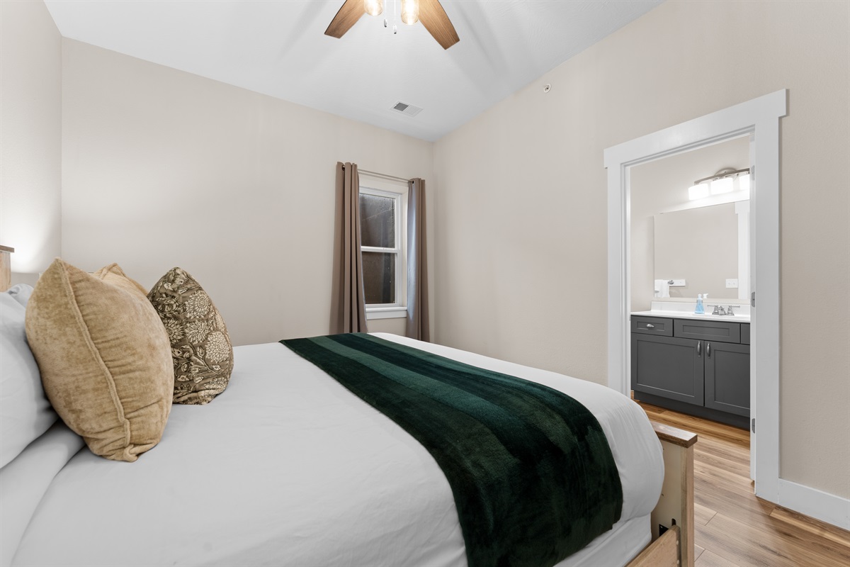 King bedroom #4 with ensuite bathroom