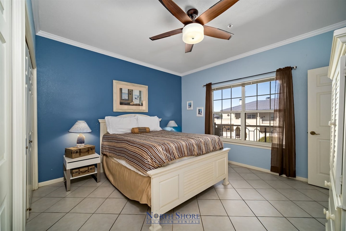 Queen Bed in Bedroom