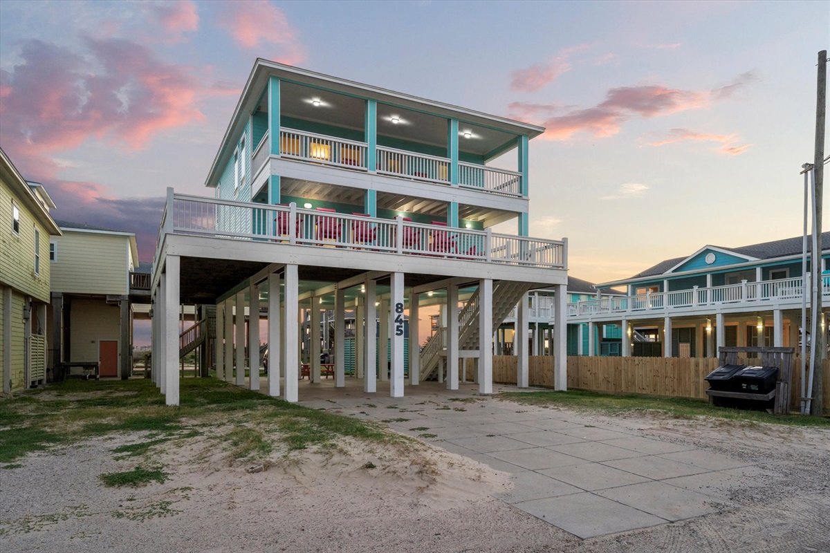 422df2a7c4e344ce93b64f164477f3f9 Large | Beachhouse | Texas | TX | Vacation Homes | Galveston | Crystal Beach | Kokomo | Breezy Days | Beachfront Elegance | Sunrise Serenity | Southern Sands Property Management, LLC
