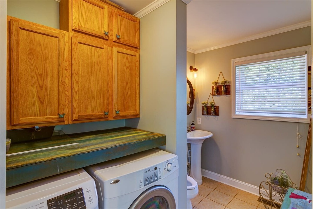 Main floor 1/2 bath with laundry