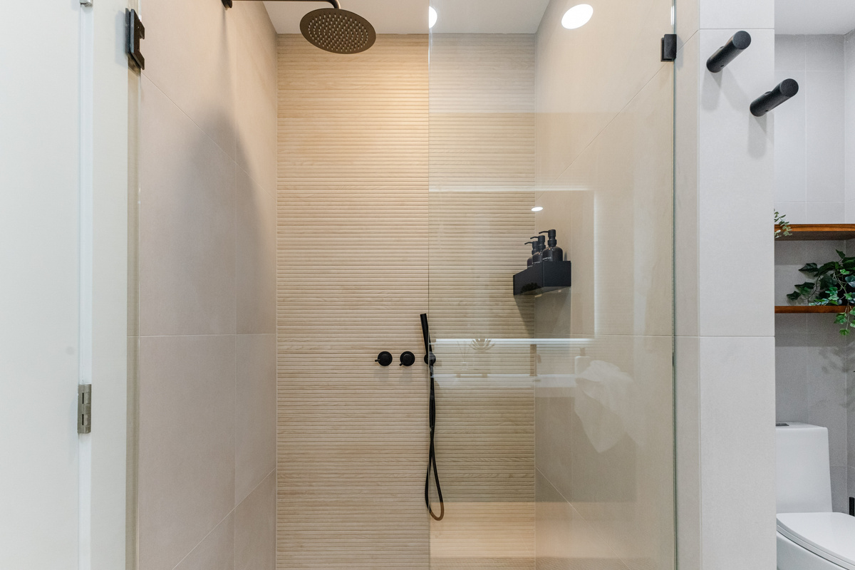 Rain head and black fixtures