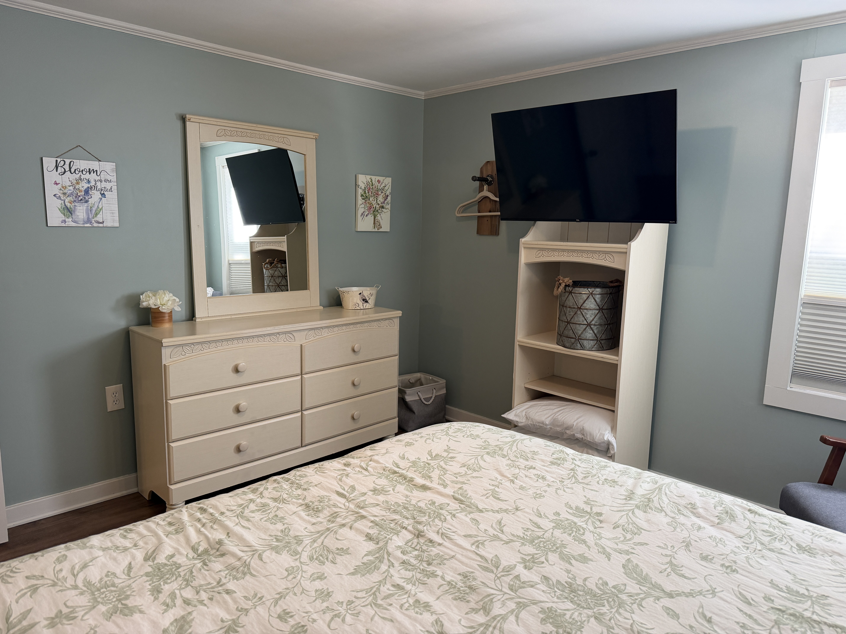 1st Floor Queen bedroom #2