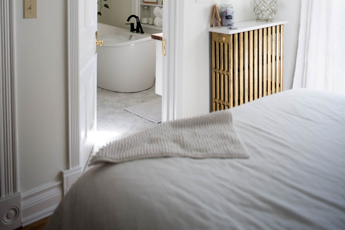 Inviting ensuite bath with soaker tub.