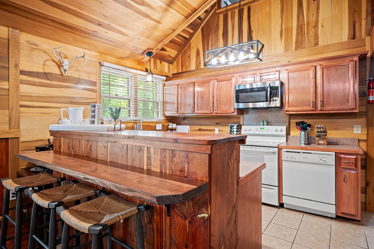 Kitchen | Fully Stocked | Pot and Pans
