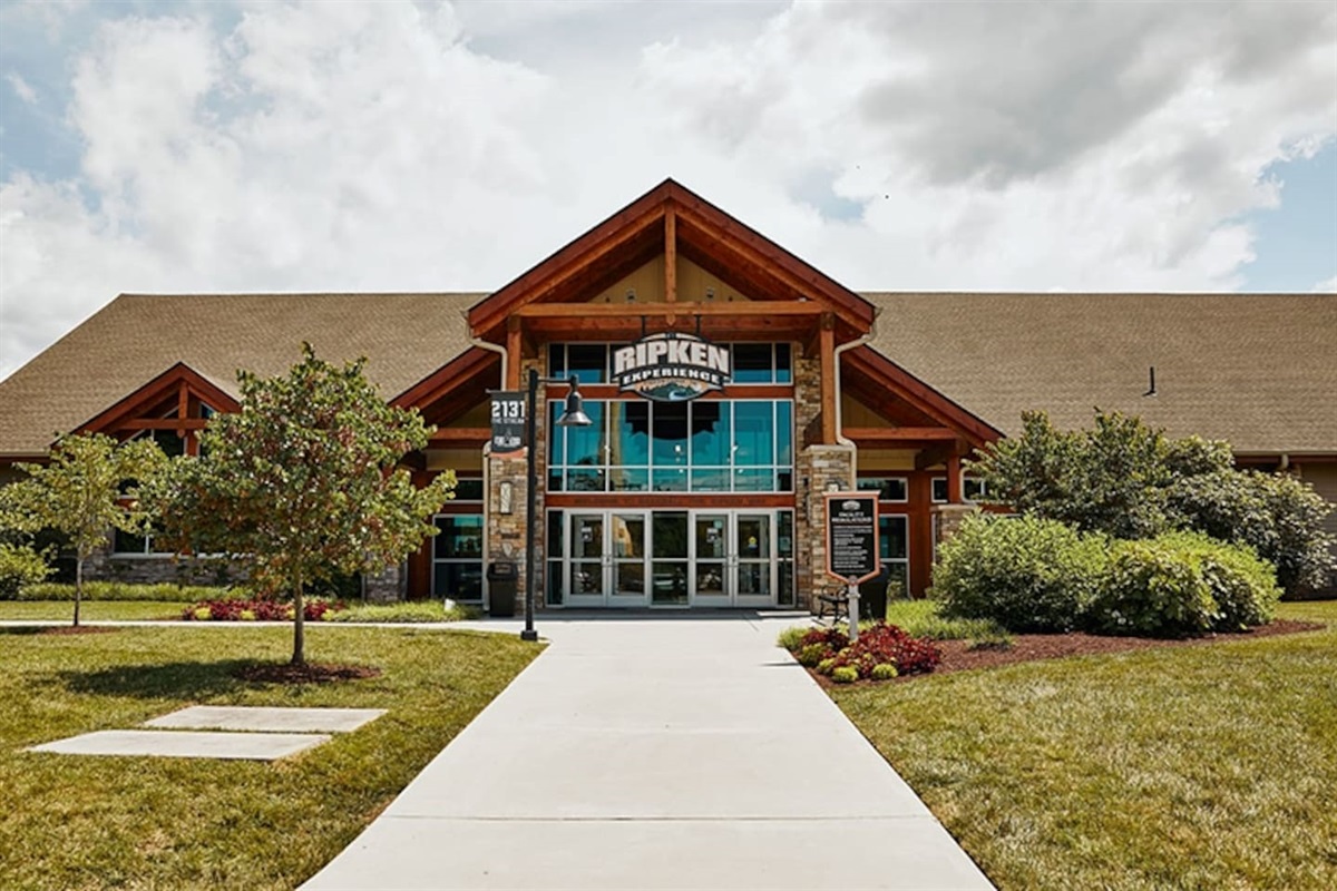 1/2 mile from Cal Ripken experience baseball fields!