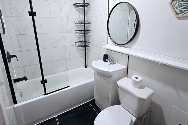 Modern Bathroom Designed for Comfort