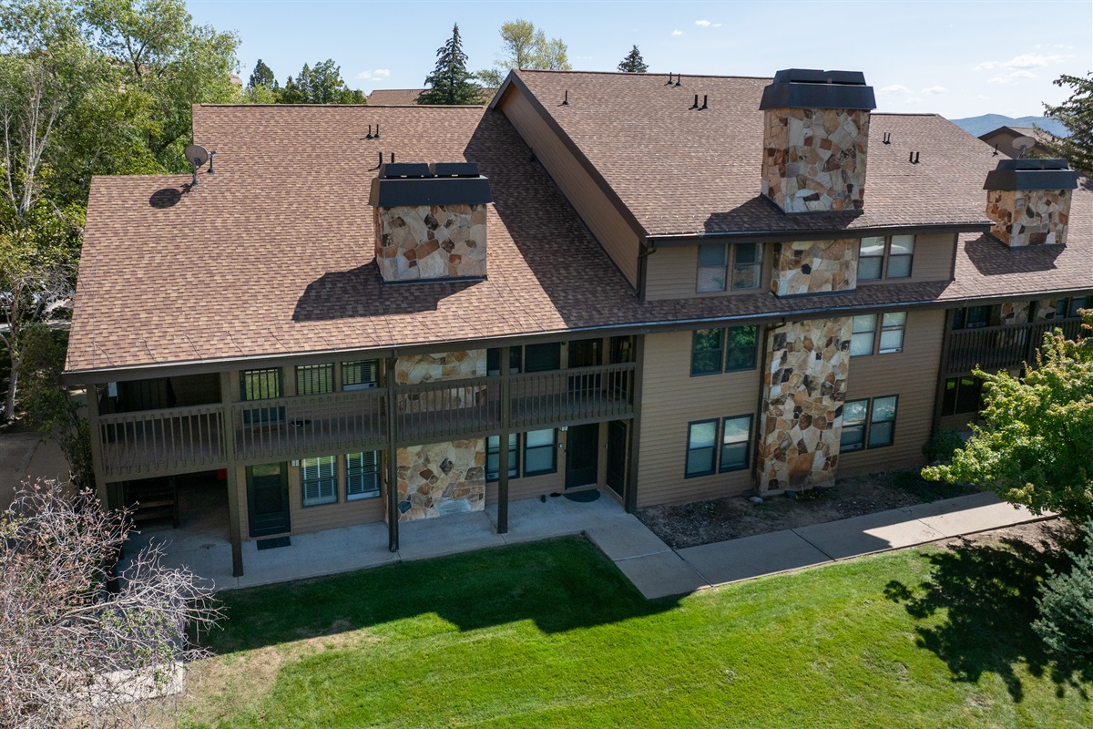 Wolf Lodge exterior –with numerous amenities