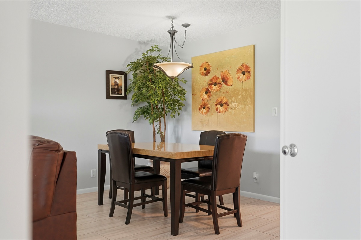 Dining Area, Seating for Four
