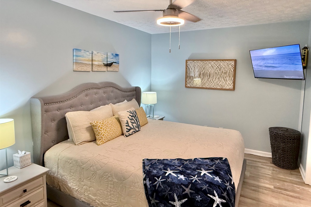 Master Bedroom w/ Private Full Bathroom
