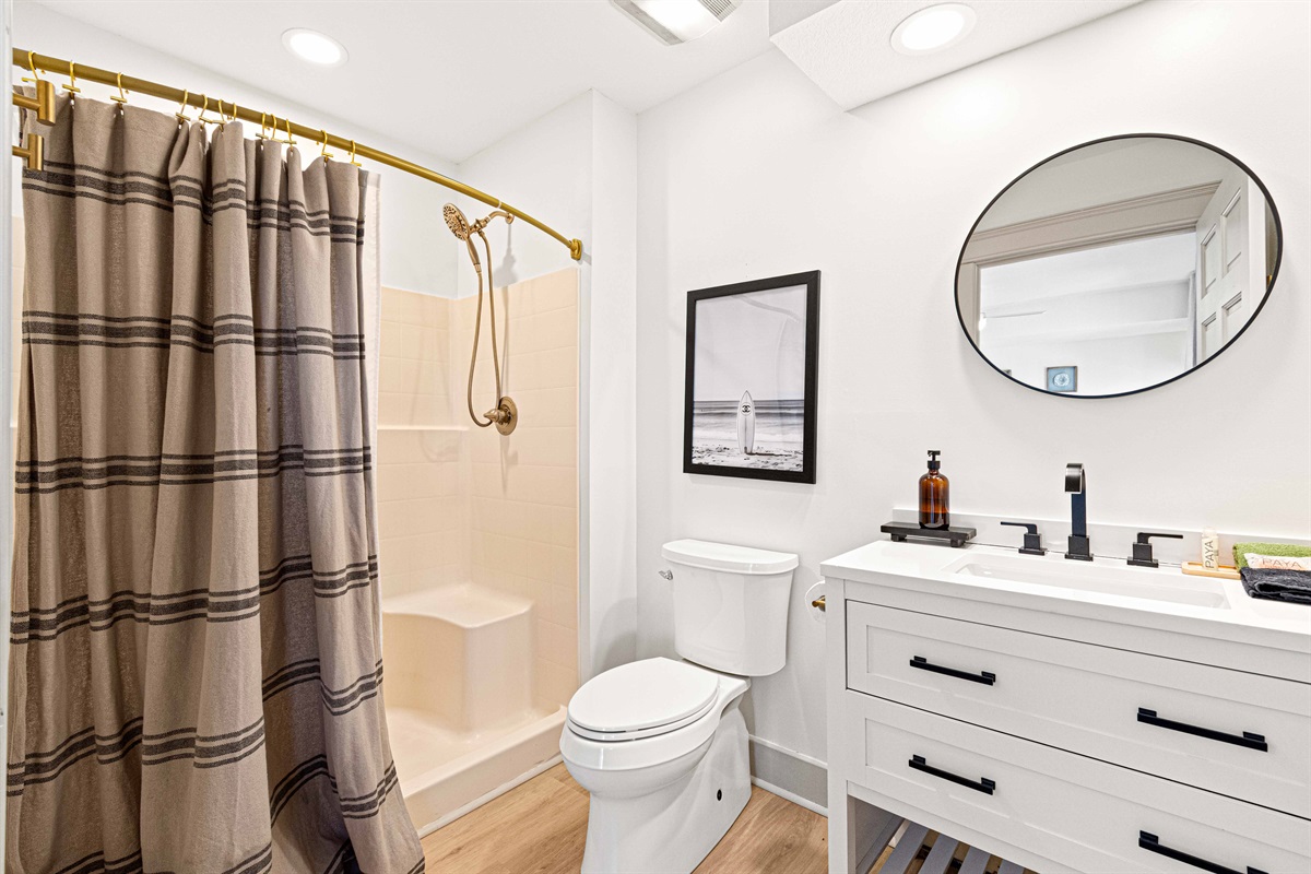 Private en-suite shower bathroom