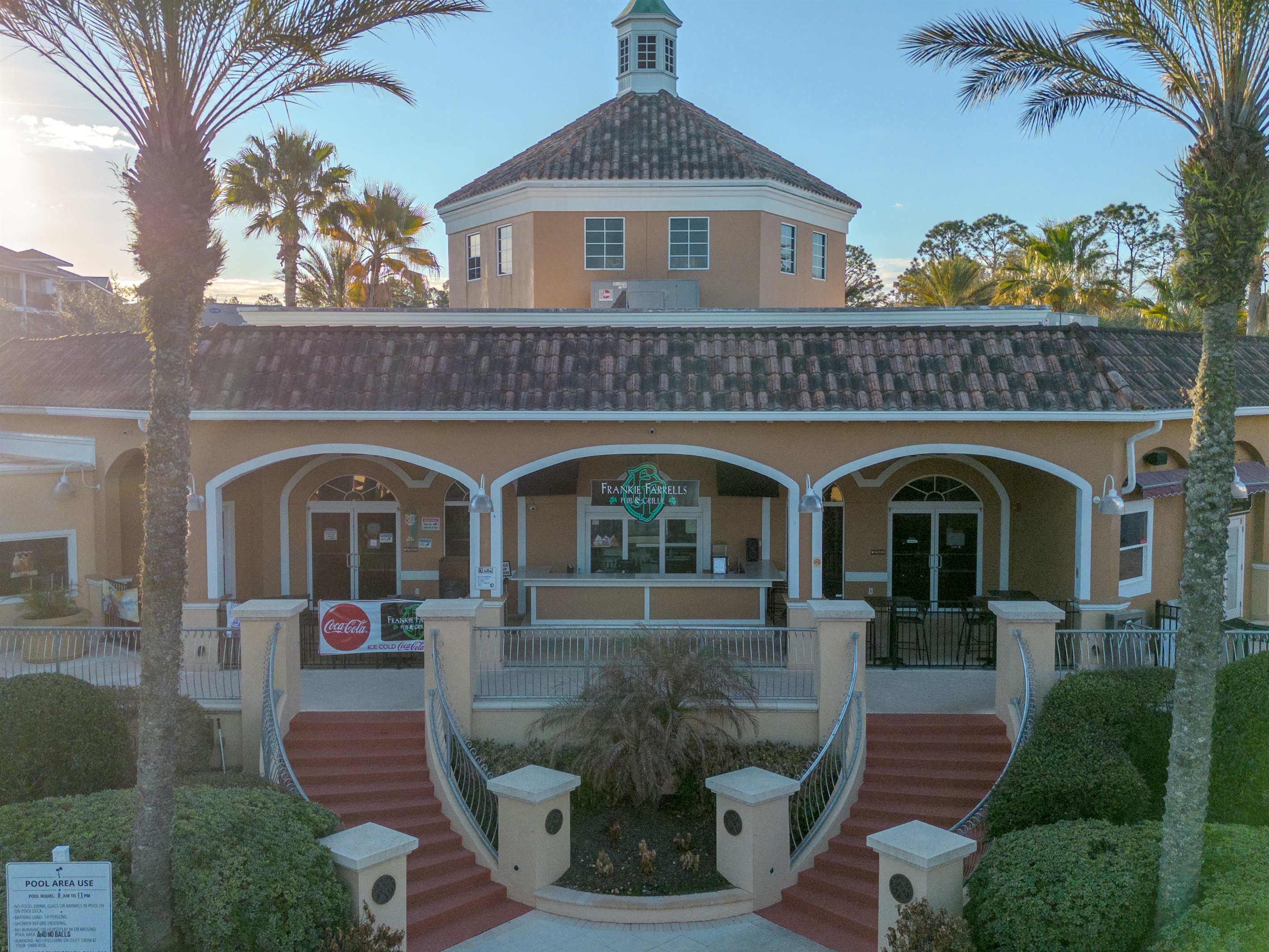 Resort Pool/Outdoor Bar