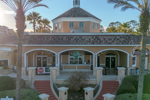 Resort Pool/Outdoor Bar