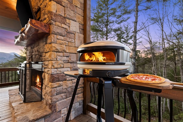 Cozy fires, perfect pizzas, and panoramic views… your mountain getaway starts here.