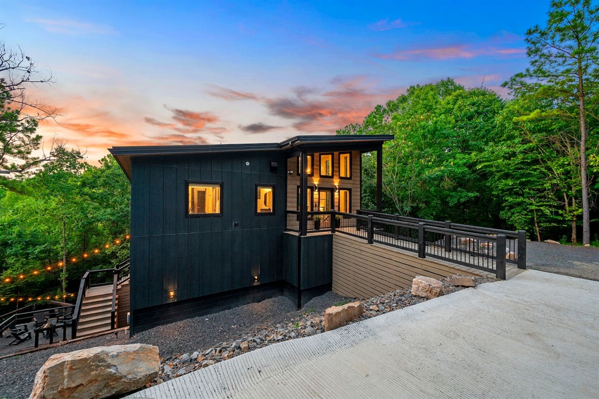 Honeycomb Hideout at dusk!