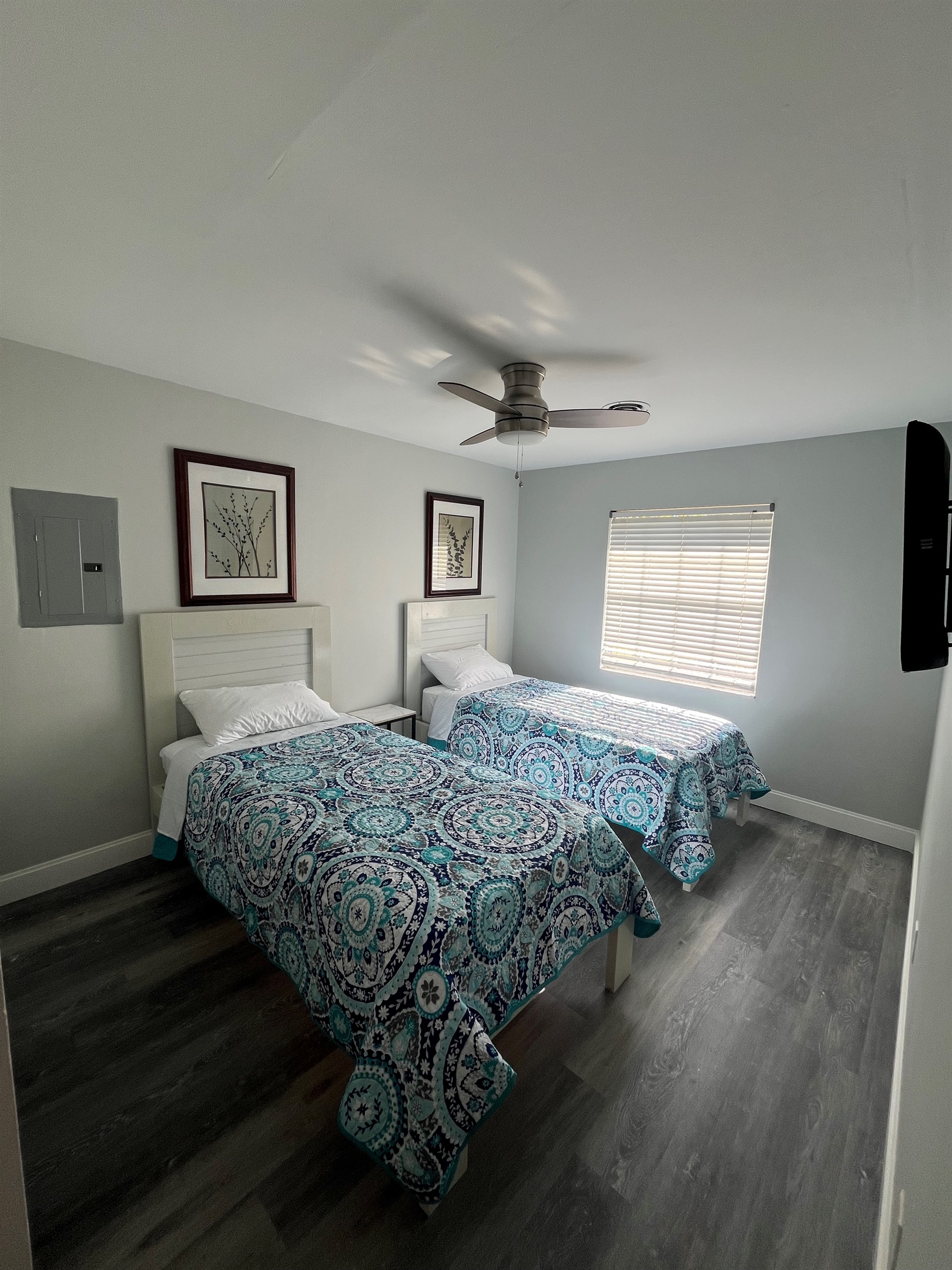 Twin Bedroom
