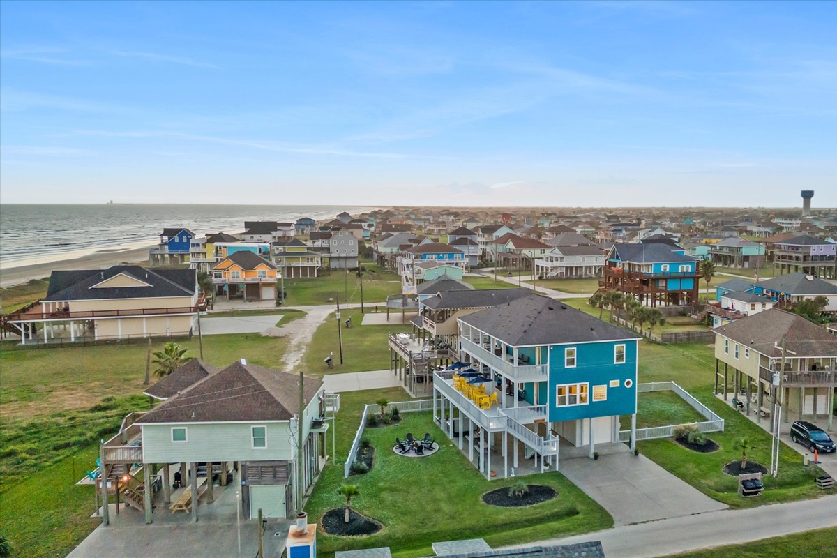 42a282df33154e4687f6172b74ec695f Large | Beachhouse | Texas | TX | Vacation Homes | Galveston | Crystal Beach | Kokomo | Breezy Days | Beachfront Elegance | Sunrise Serenity | Southern Sands Property Management, LLC