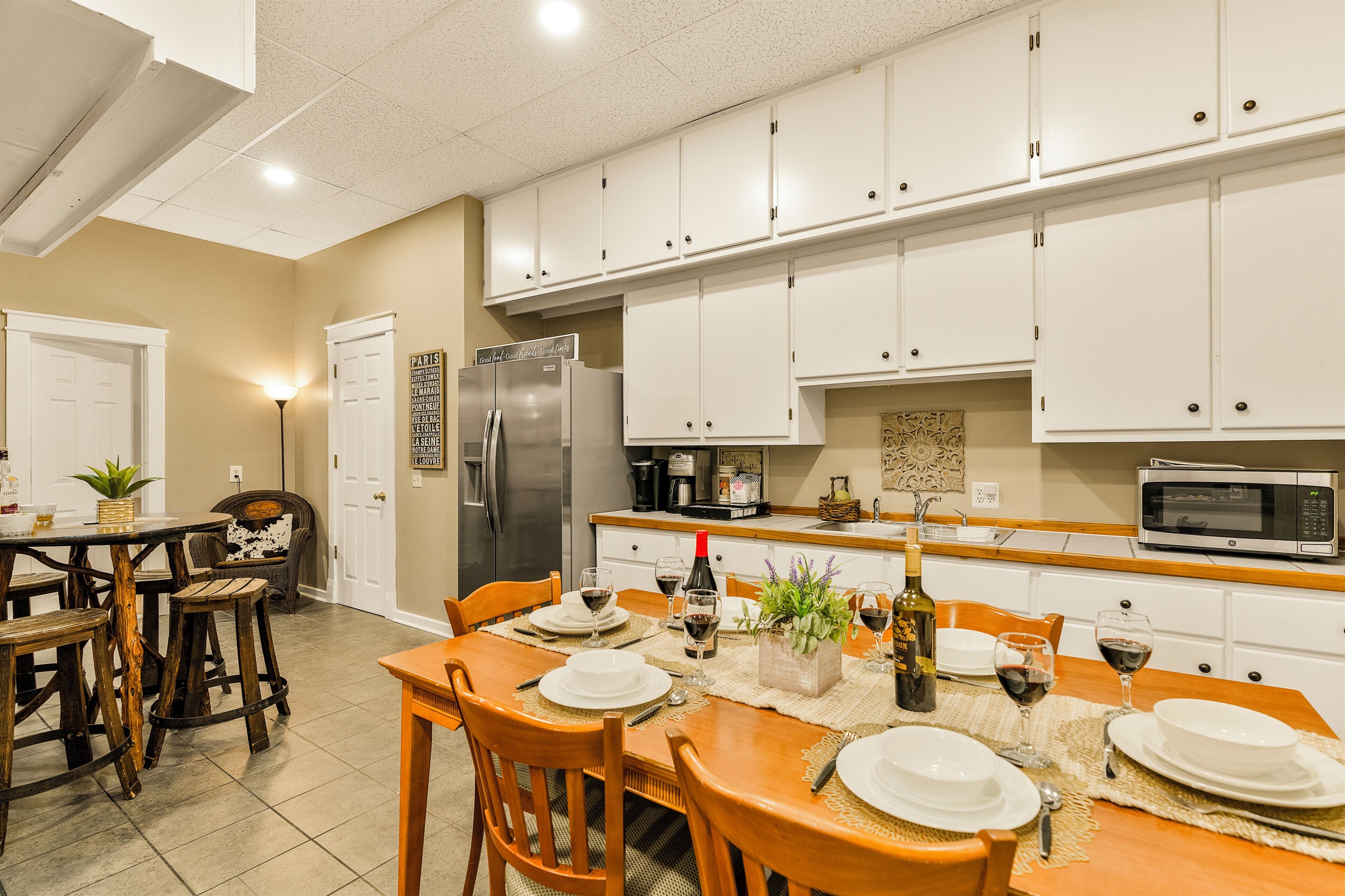 Additional full kitchen downstairs
