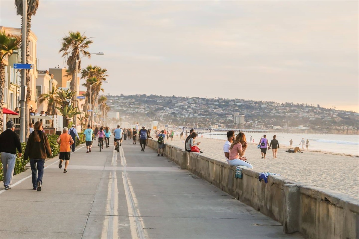 1 mins walk to beach, <500ft 
4 mins drive to grocery store
10 mins drive to SeaWorld San Diego 
12 mins drive to Maruta Gardner Park
12 mins drive to Belmont Park 
18 mins drive to San Diego Zoo 