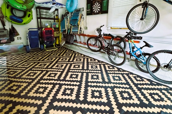 Garage with Complimentary Amenities