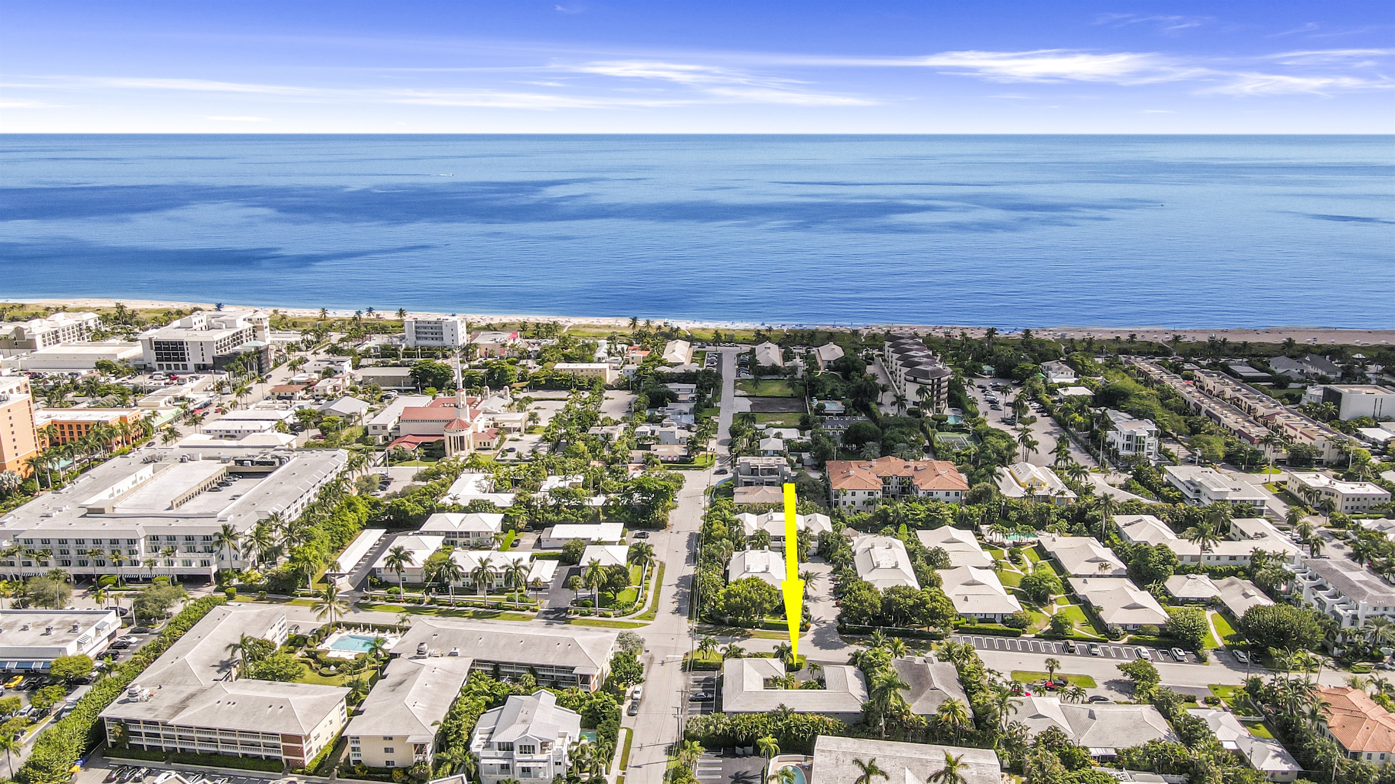 Only 1000 feet to the beach!!