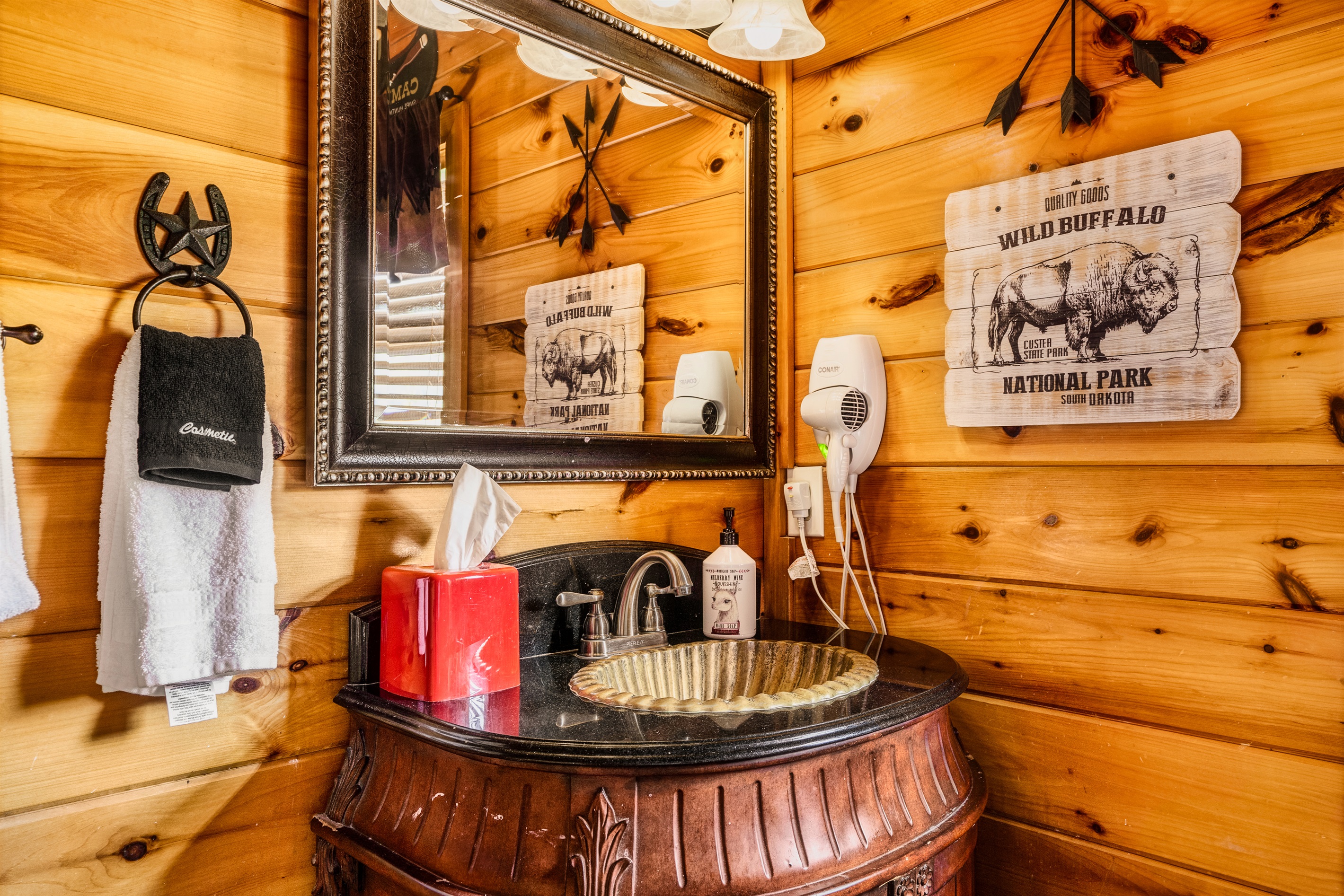 Buffalo Room full bathroom, with extra large shower/tub.