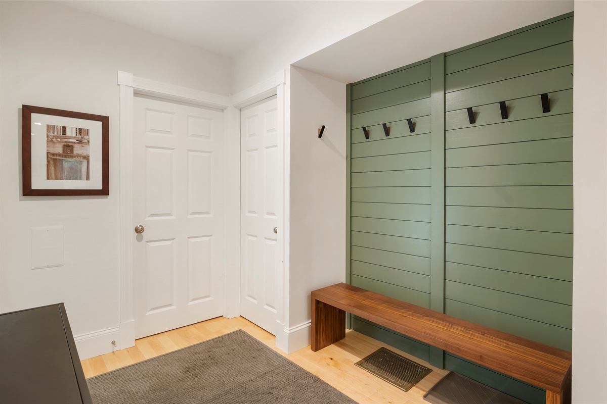 Entrance / Mudroom