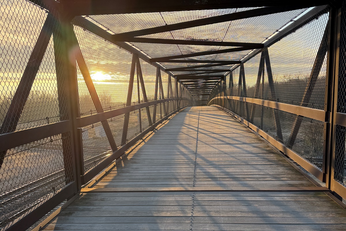 Bike riding trail, 7 min walk from the house