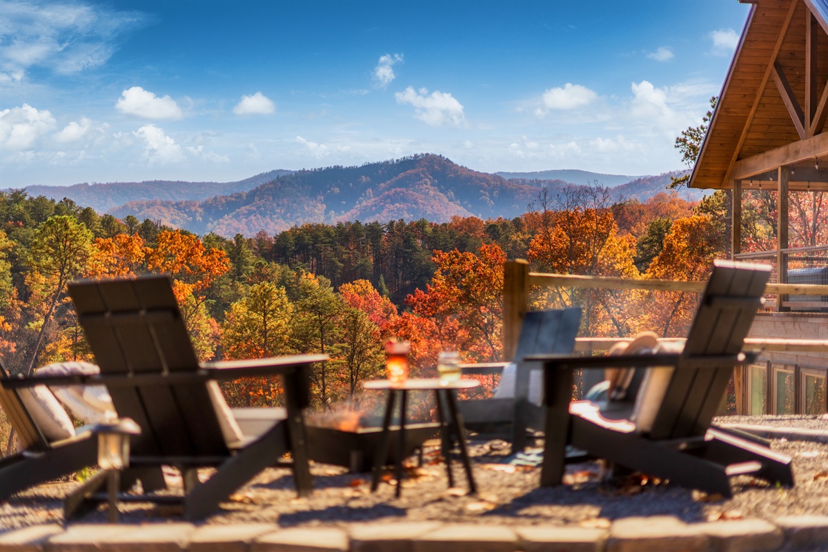 Relax at this firepit with gorgeous fall color views!