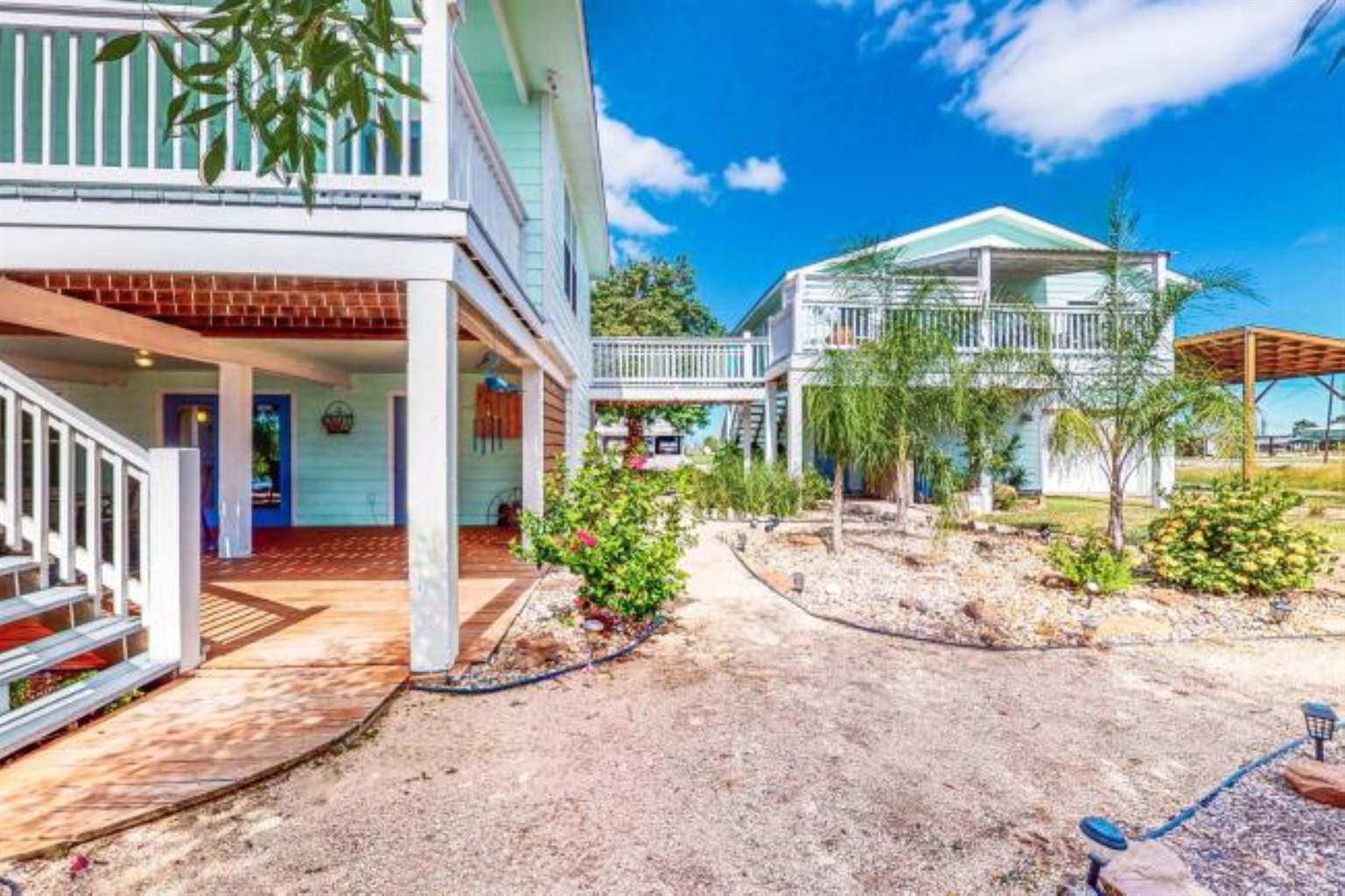 Beautiful waterfront cottage!