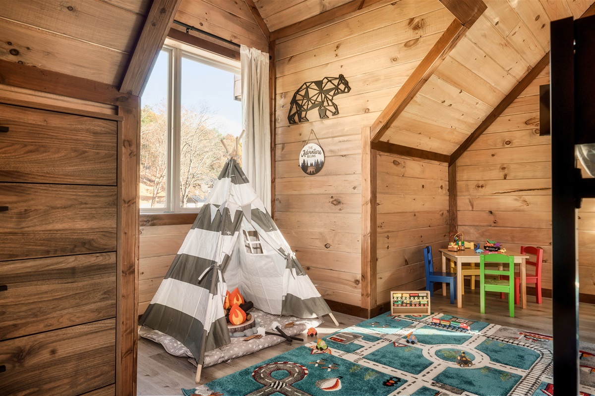 Kids Bunk Room with tent, play table, toys & book shelf