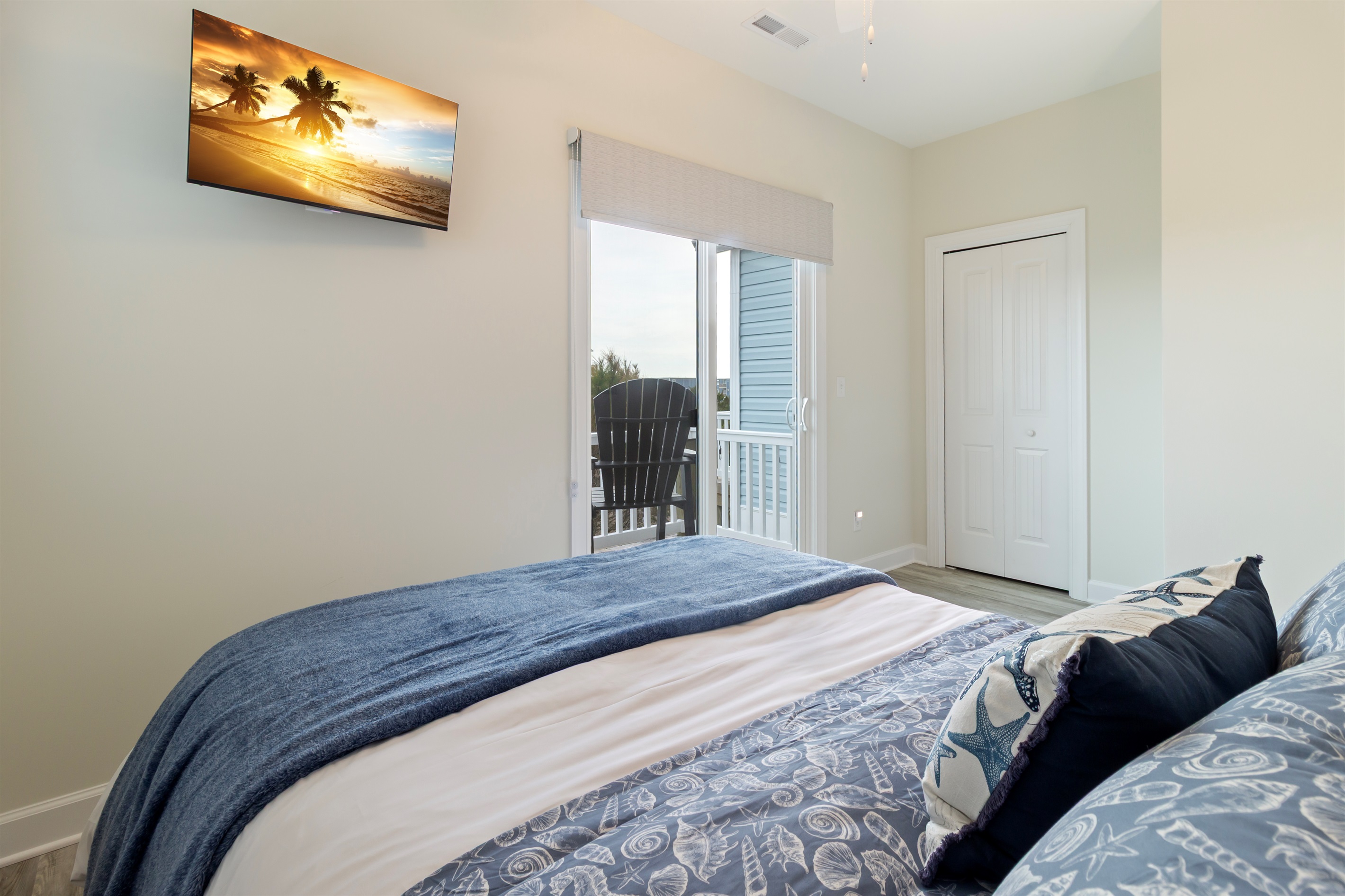 Bedroom 2 - Queen bed and smart tv