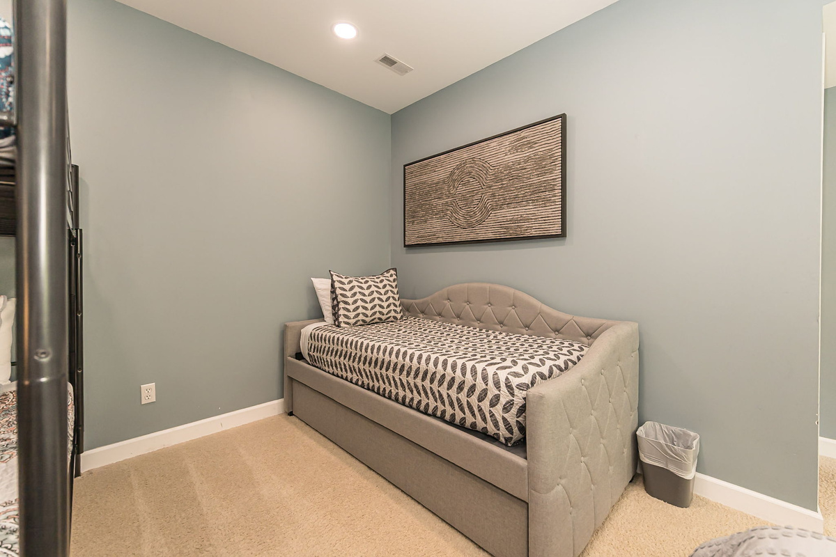 Twin daybed