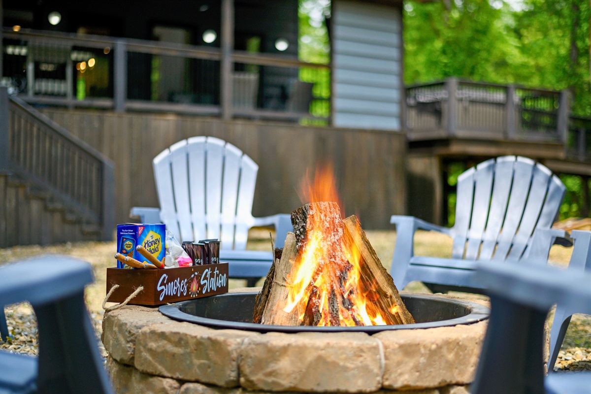 End each day the Blueberry Bliss way — warm flames, crisp forest air, and great company.