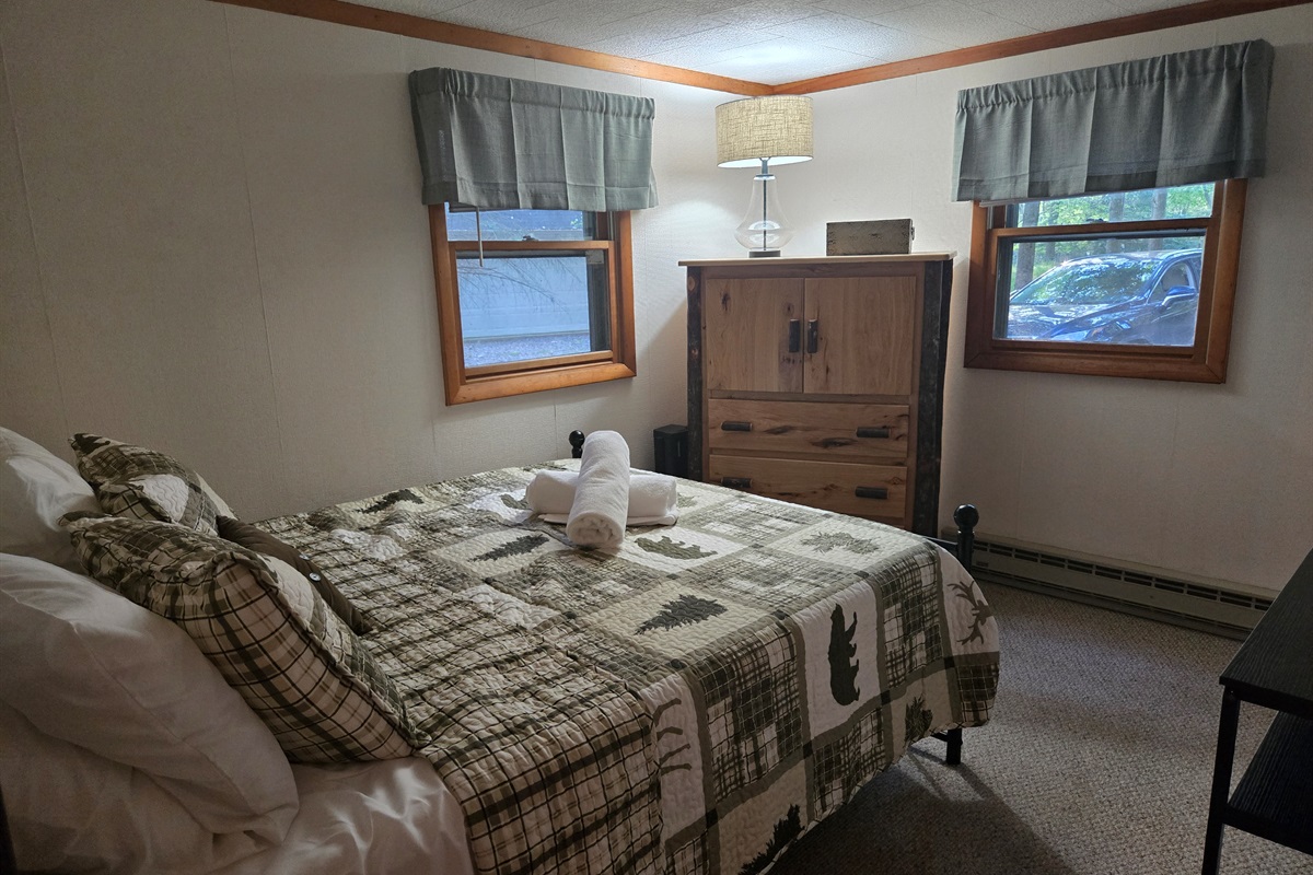 Queen bed in bedroom 2