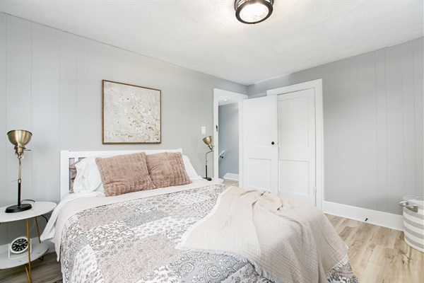 South Bend Serenity: Mid-Century 3BR 5min to ND, photo 16