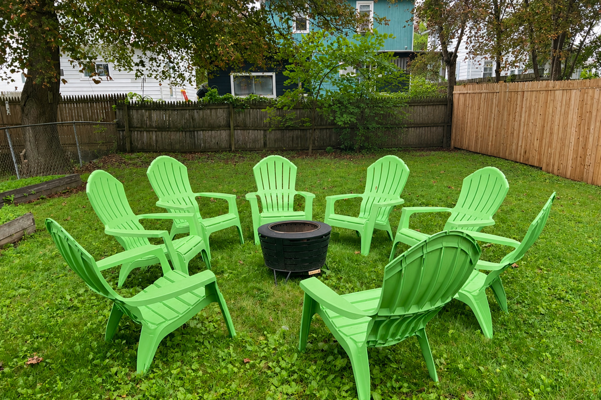 Firepit with 8 chairs