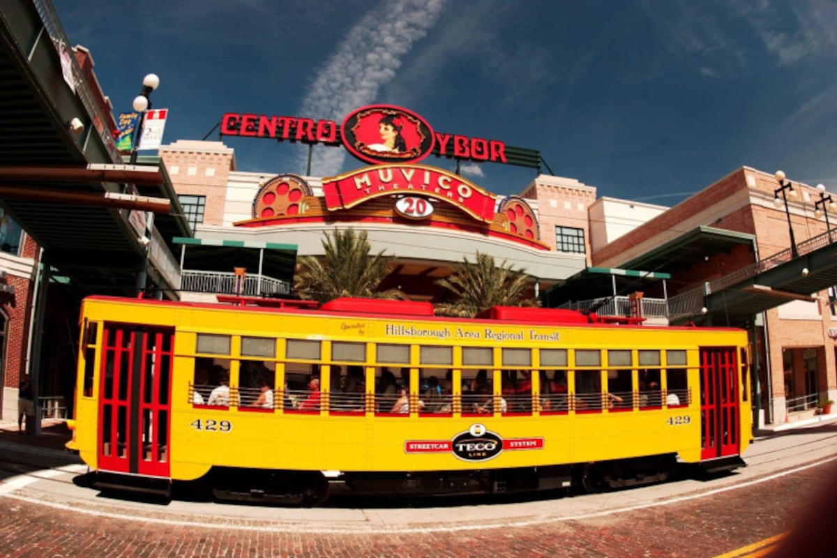 What an amazing cozy cottage so quaintly nestled into historic Ybor City within walking distance of so many things & just a quick trolley ride away from downtown, Amalie Arena, convention center, the aquarium & Sparkmans wharf!
-Matt (Guest Review)