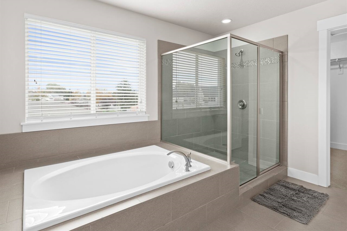 Master Bathroom - Upstairs