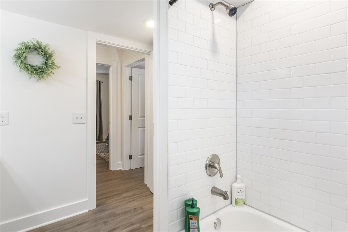 Guest bathroom- tub/shower combo