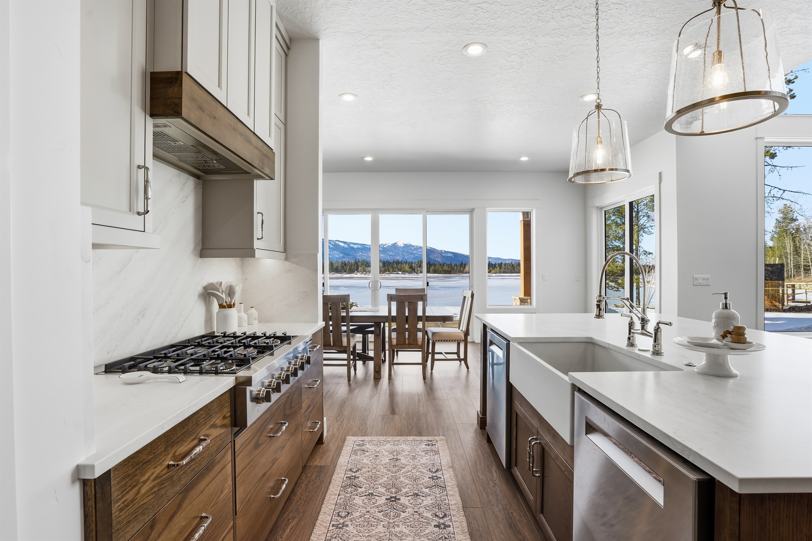 Prepare Meals in Style with High End Designer Finishes