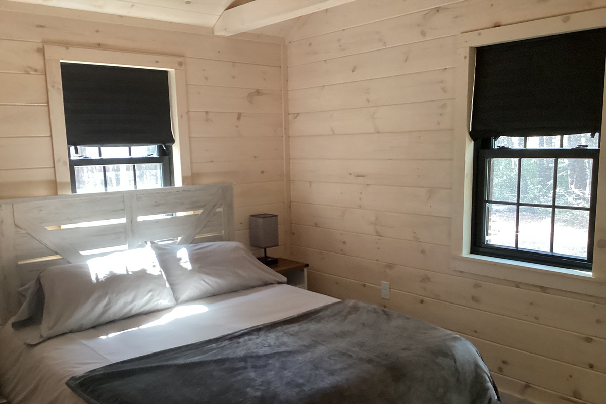 Hawthorne bed, and window blinds