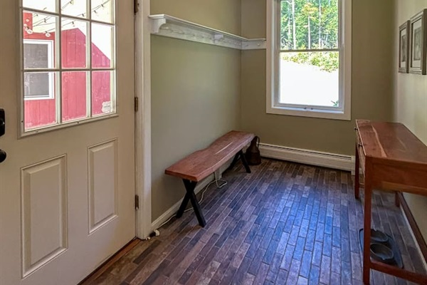 entryway / mudroom