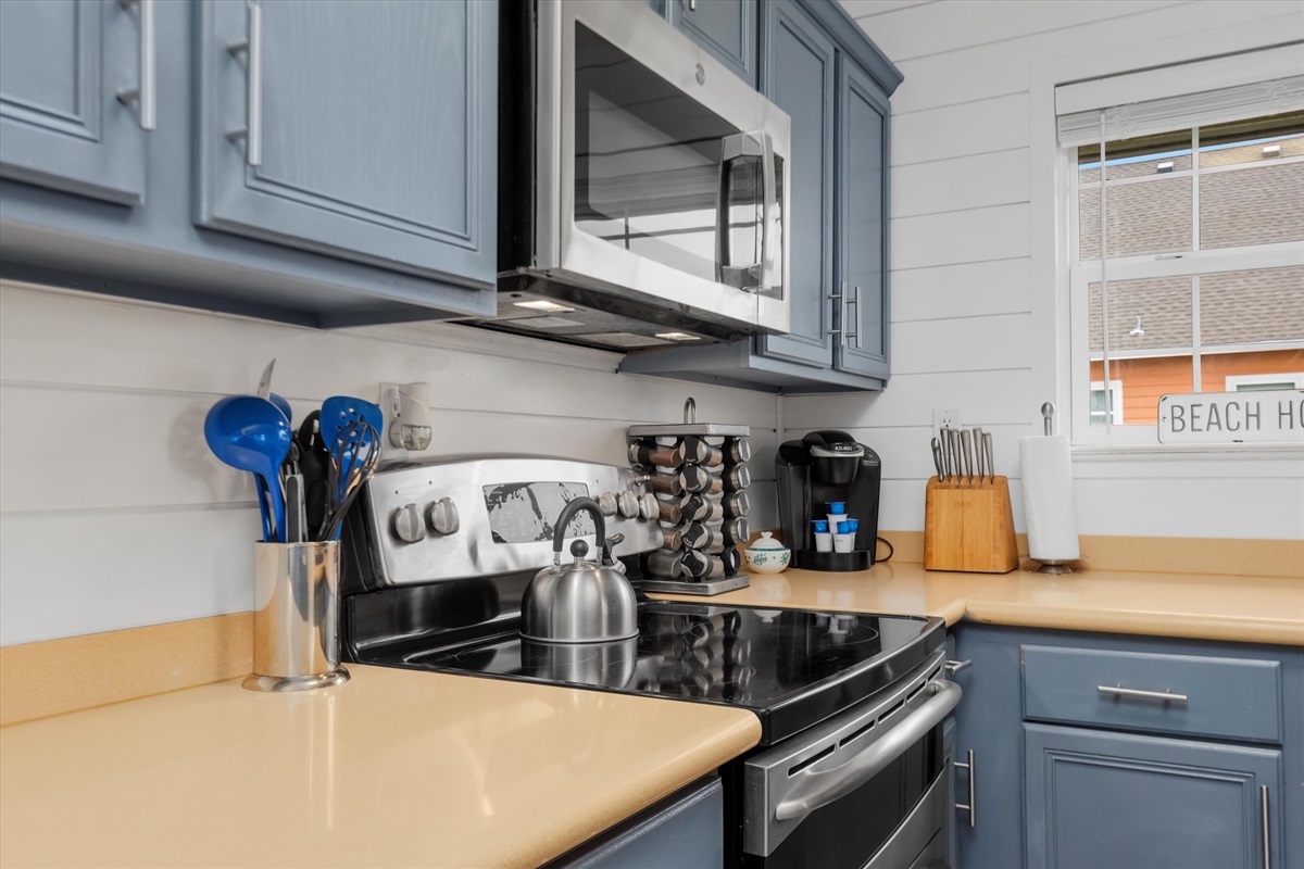 438aa3ea7ba14601b5cdfd503aae58d6 Large | Beachhouse | Texas | TX | Vacation Homes | Galveston | Crystal Beach | Kokomo | Breezy Days | Beachfront Elegance | Sunrise Serenity | Southern Sands Property Management, LLC