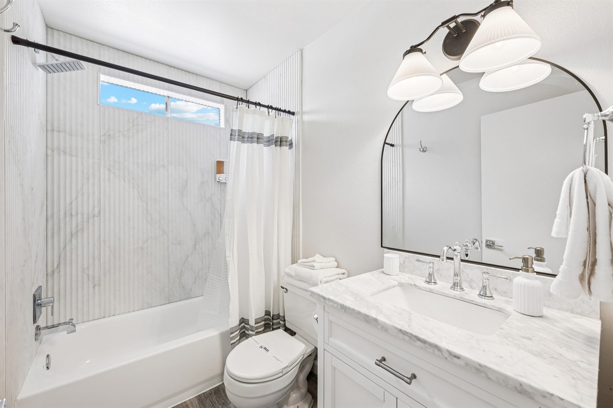 This bathtub is a must-have for families with young kids