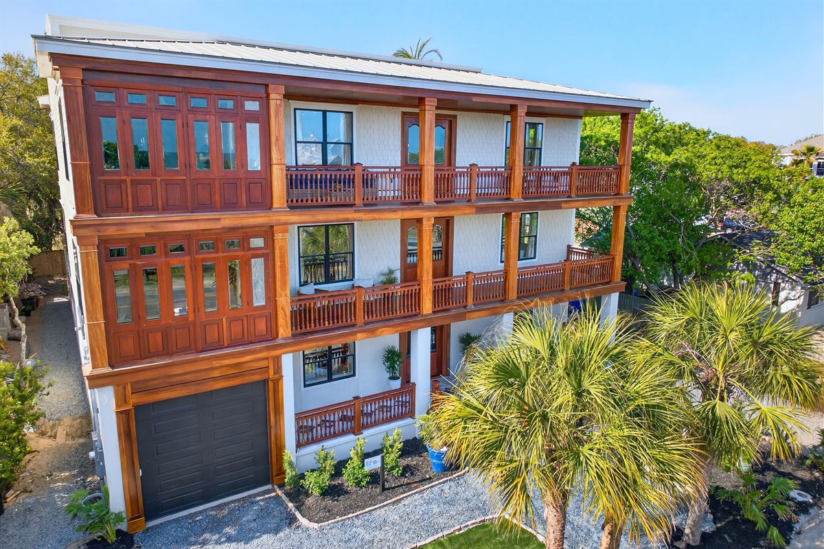 Front of Home | Rosewood Retreat | 2605 Palm Blvd, Isle of Palms, SC | IOP Escapes