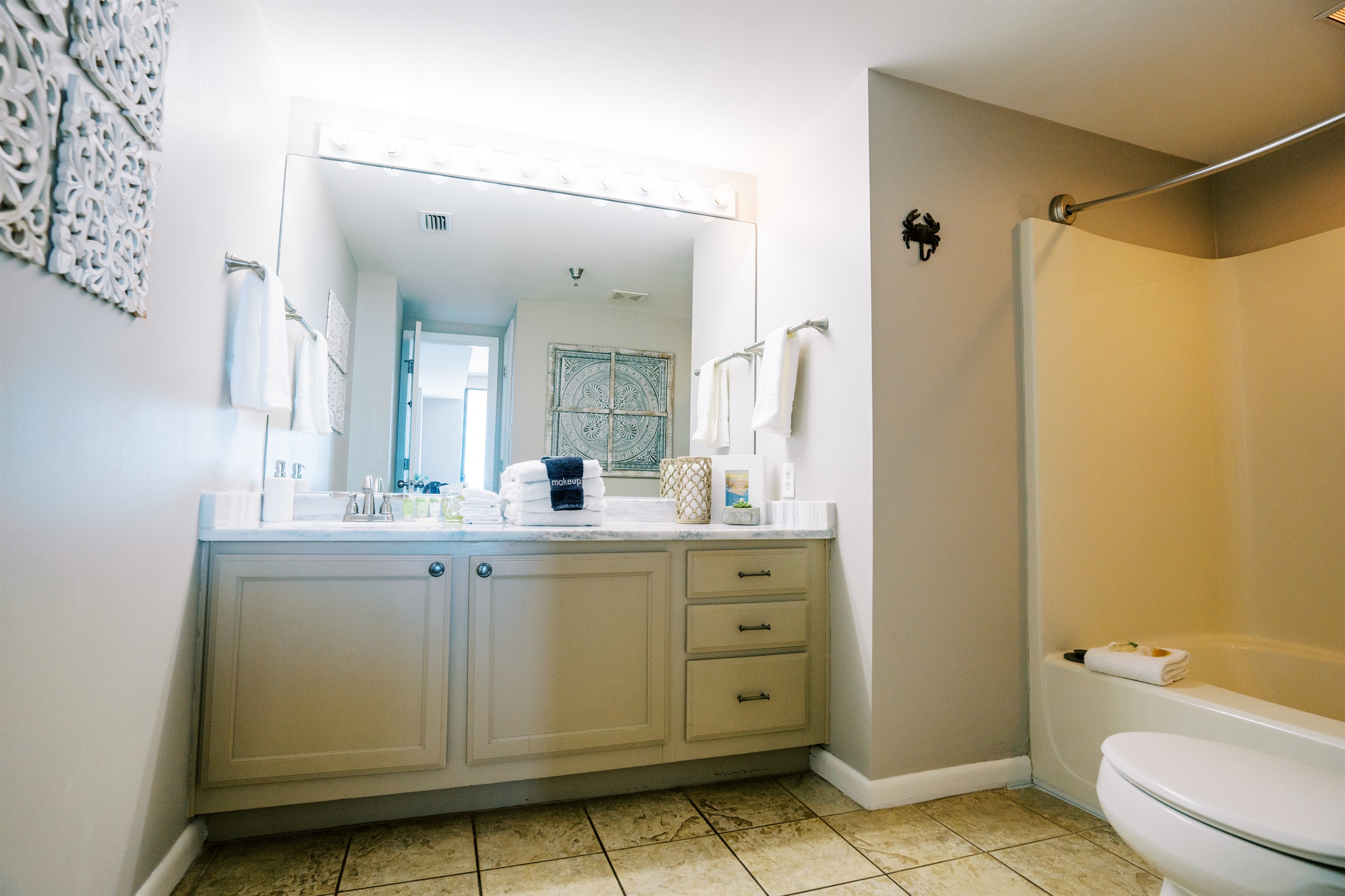 Space for 2+, and a tub/shower combo!