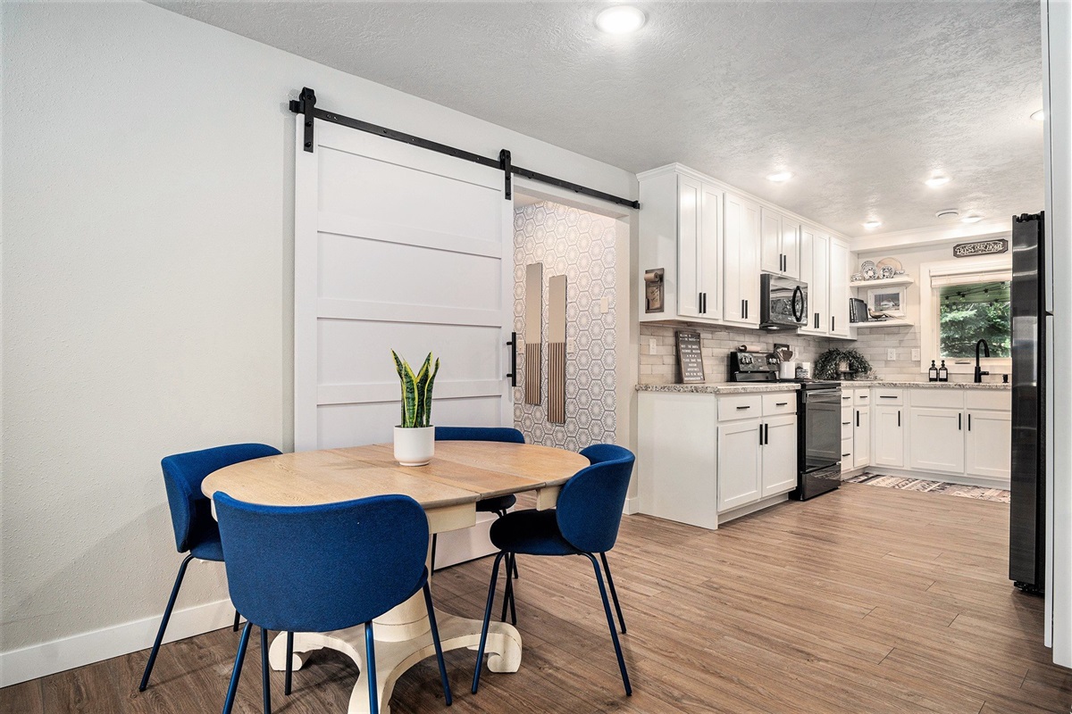 Eat in Kitchen