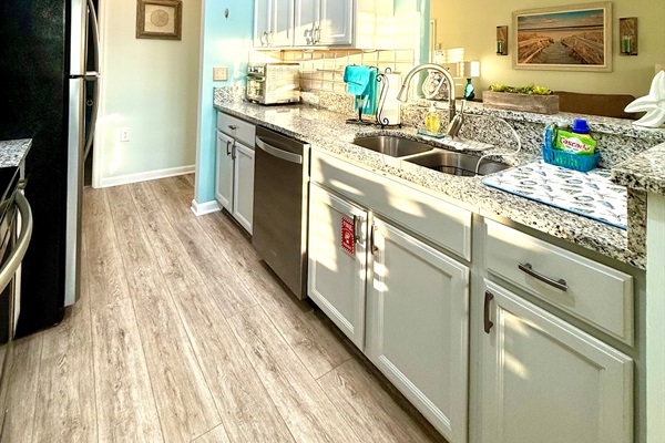 Fully Stocked Kitchen