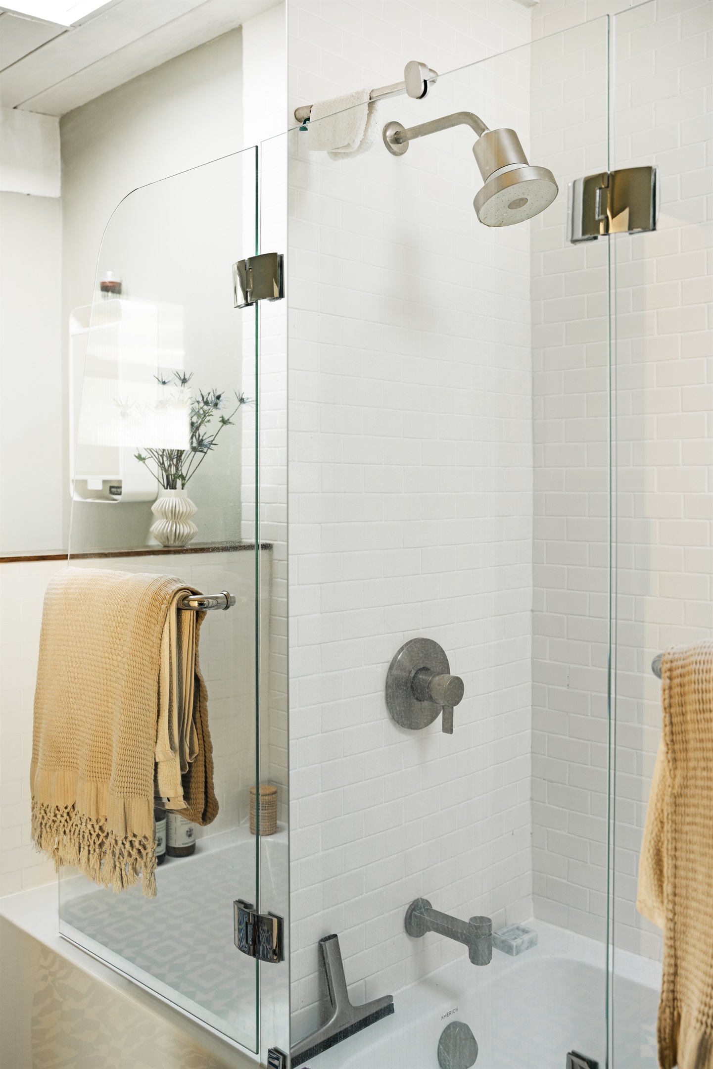 Indulge in Comfort: Contemporary Bathroom in a Classic Cabin"