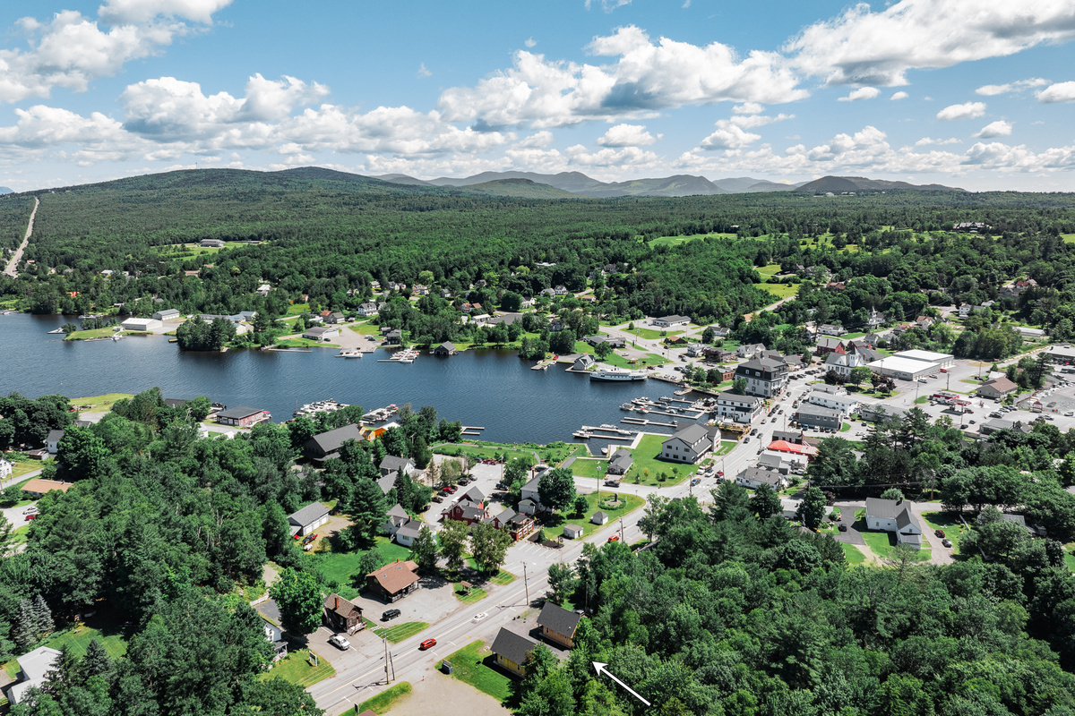 Perfect location with restaurants, shops, and Moosehead Lake across the street.  On ATV/Snowmobile trail.